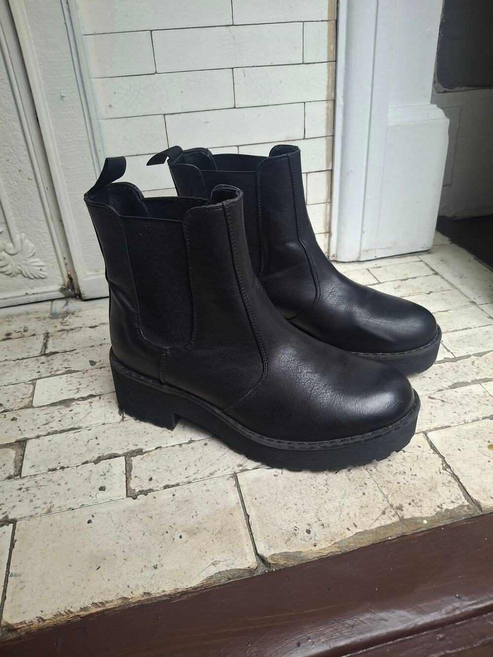 Dirty Laundry Black Platform Chelsea Boots Chunky Lug Sole 5.5 Grunge 90s Boots